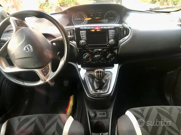 Lancia Ypsilon 2016 photo 4