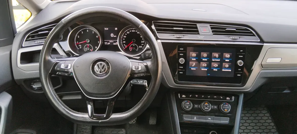 Volkswagen Touran 2018 photo 3