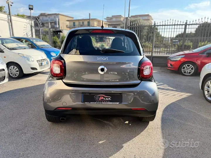 Smart Forfour 2015 photo 5