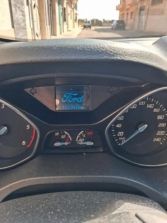 Ford C-Max 2015 photo 3