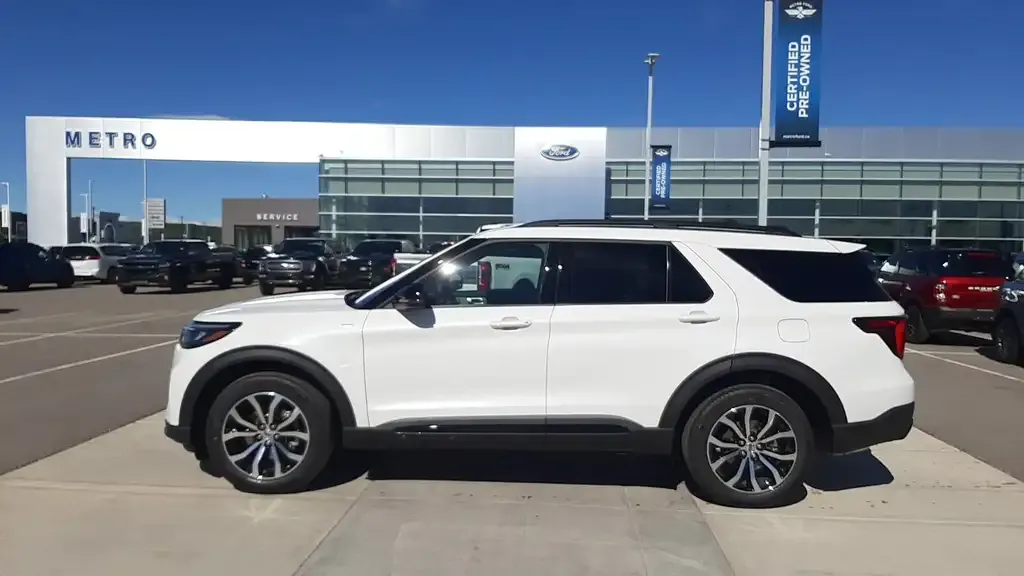Ford Explorer 2026 photo 5