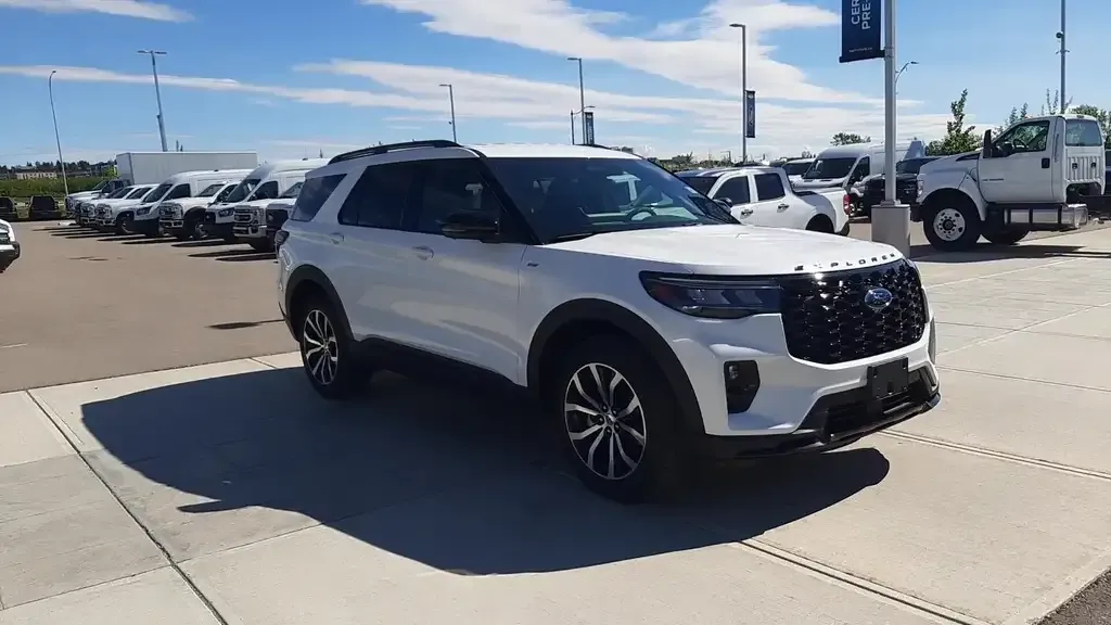 Ford Explorer 2026 photo 2