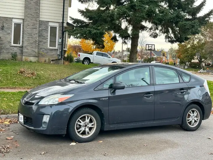 Toyota Prius 2010 photo 2