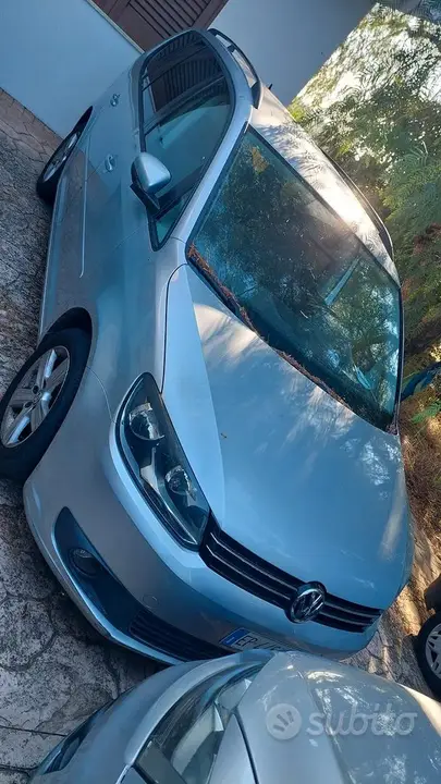 Volkswagen Touran 2013 photo 2