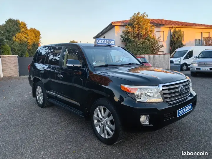Toyota Land Cruiser 2012 photo 2