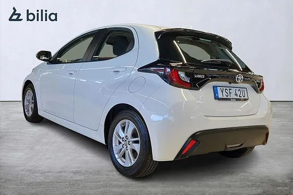 Toyota Yaris 2023 photo 2