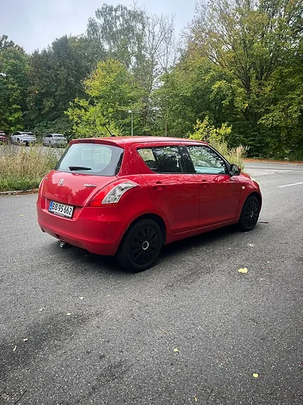 Suzuki Swift 2011 photo 3
