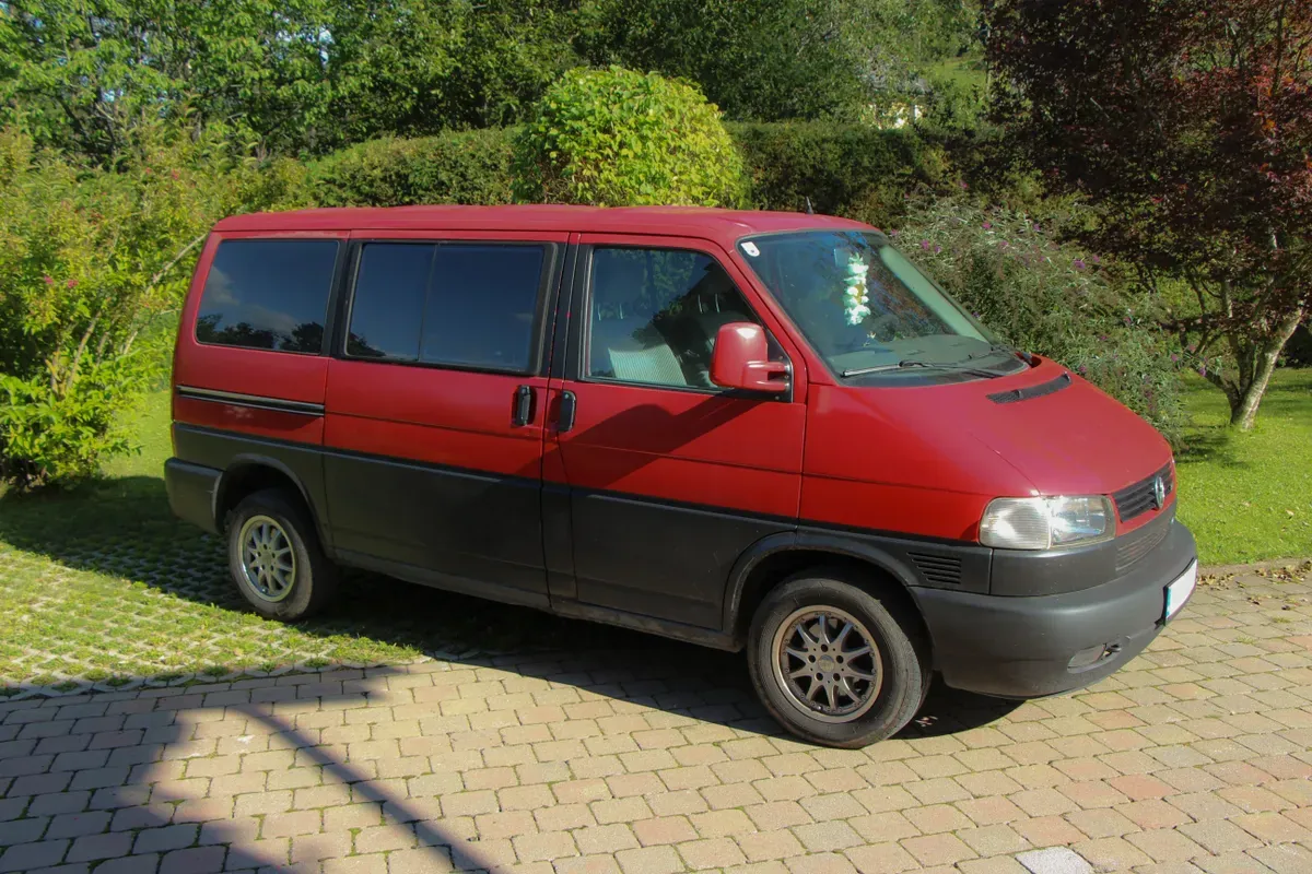 Volkswagen T4 1997 photo 2