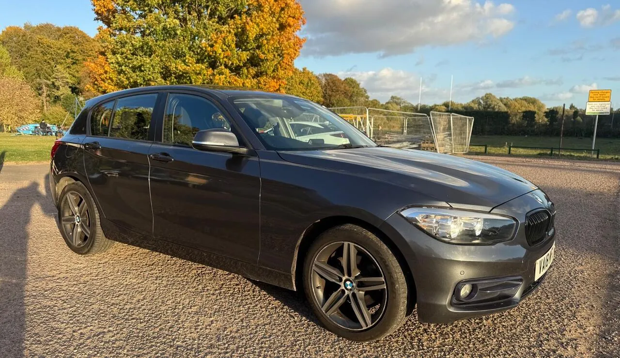 BMW 1 Series 2018 photo 2