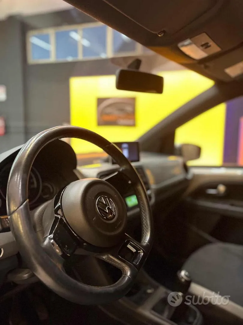 Volkswagen Up 2014 photo 4
