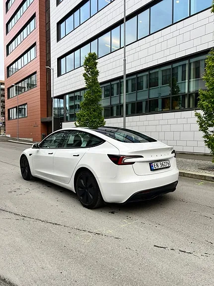 Tesla Model 3 2025 photo 5