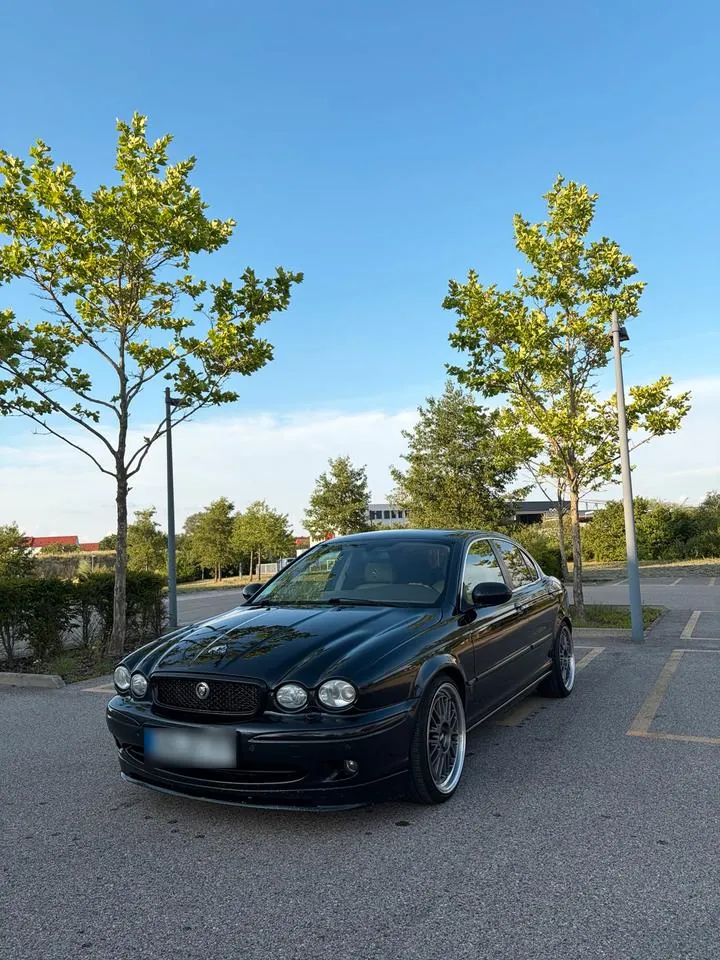 Jaguar X-Type