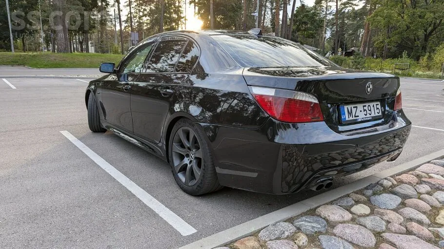 BMW E60 2005 photo 3