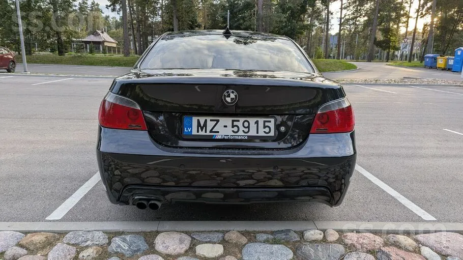 BMW E60 2005 photo 5