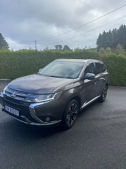 Mitsubishi Outlander 2017 photo 2