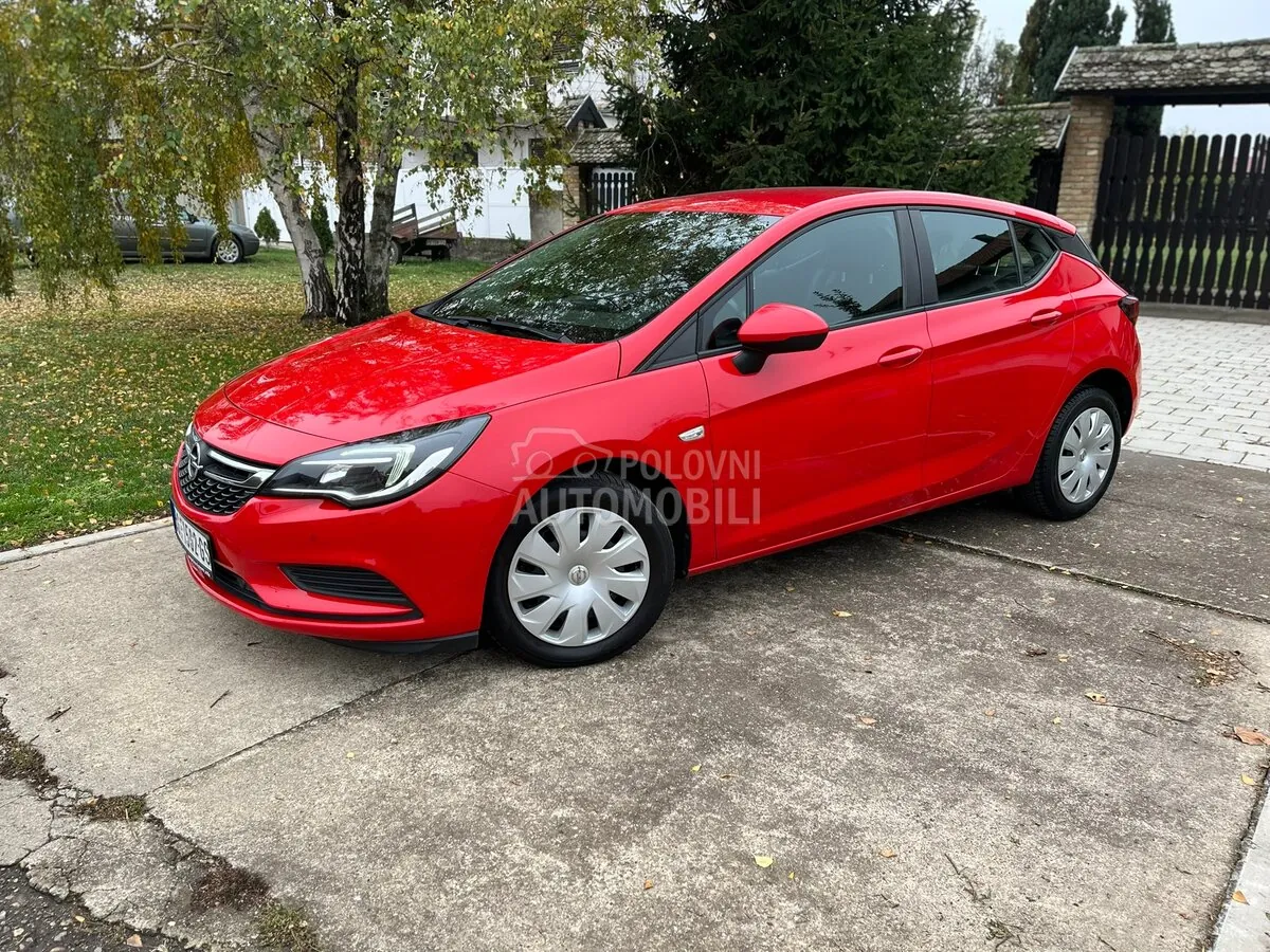 Opel Astra K 2018 photo 2