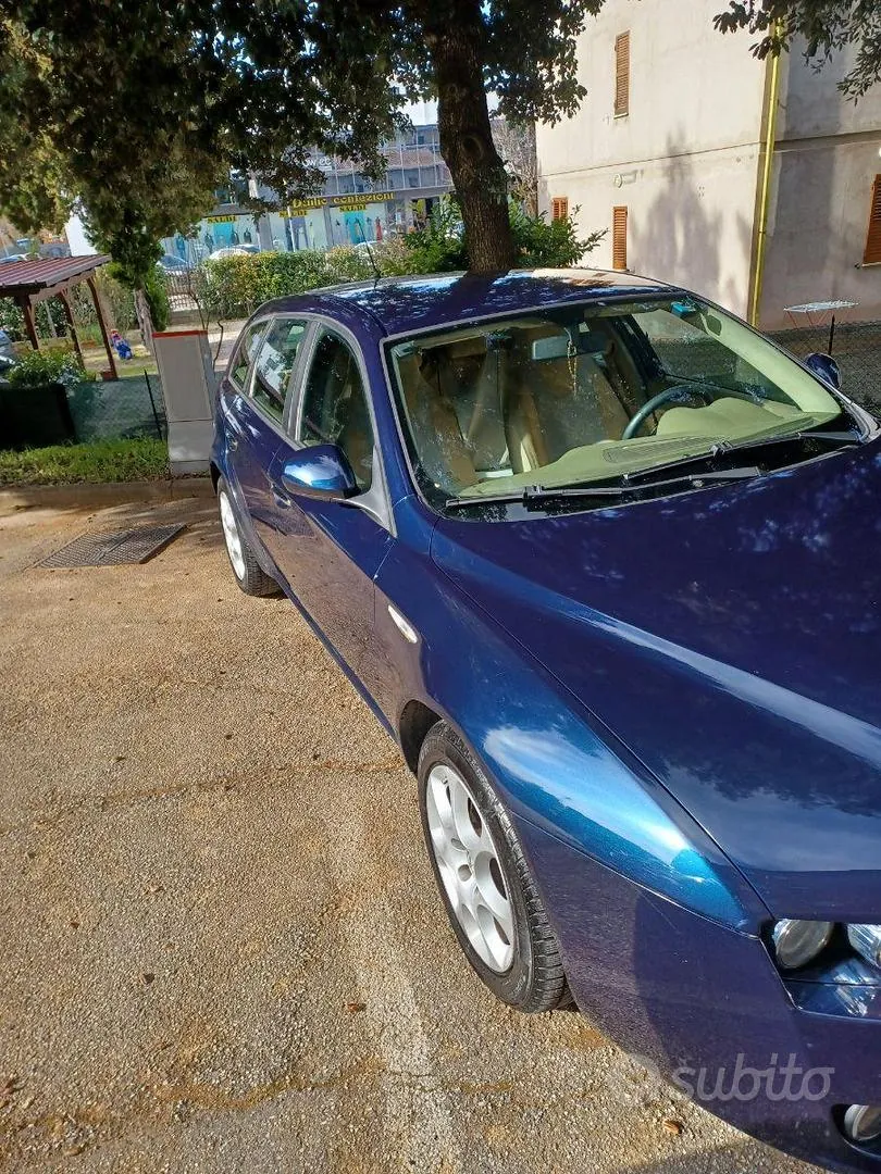 Alfa Romeo 159 2007 photo 4