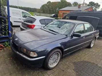 BMW 730I