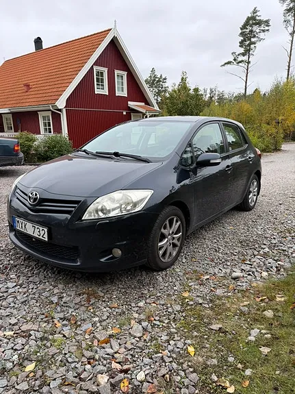 Toyota Auris 2012 photo 4