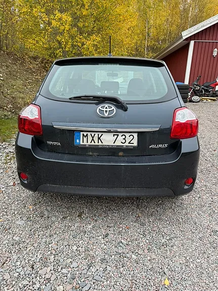 Toyota Auris 2012 photo 3