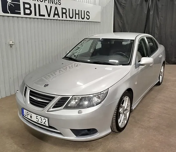 Saab 9-3 2011 photo 2