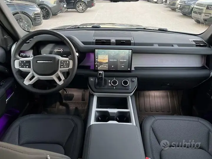 Land Rover Defender 2024 photo 4