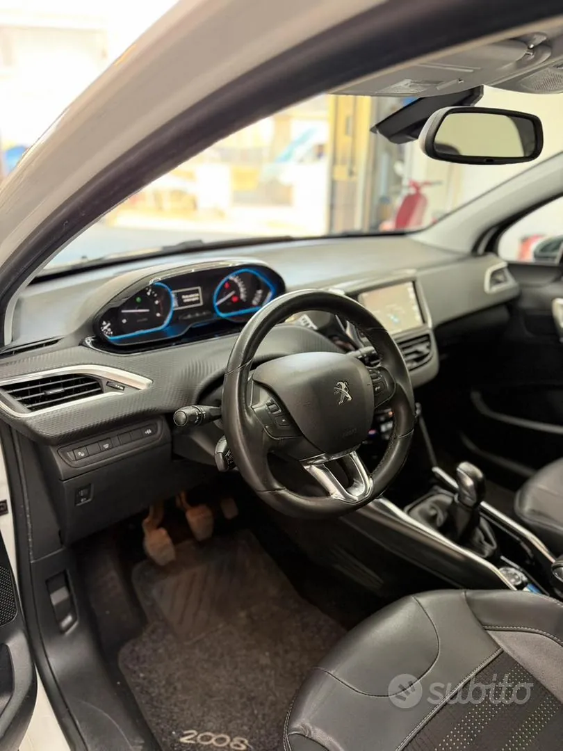 Peugeot 2008 2014 photo 4