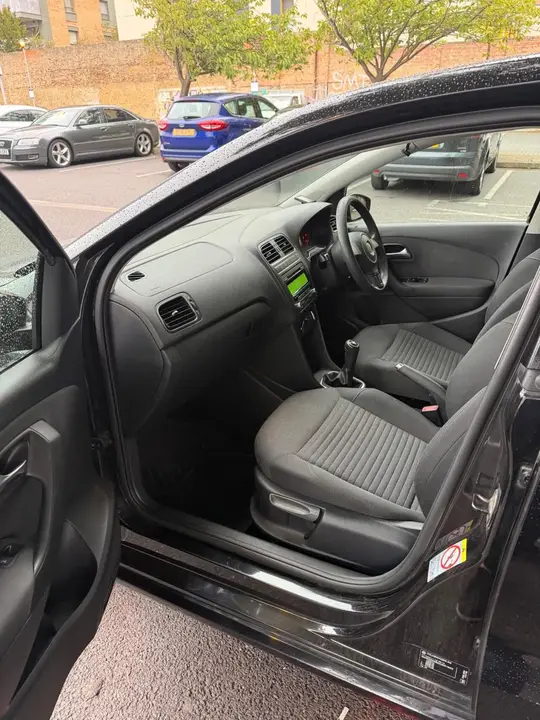 Volkswagen Polo 2012 photo 3