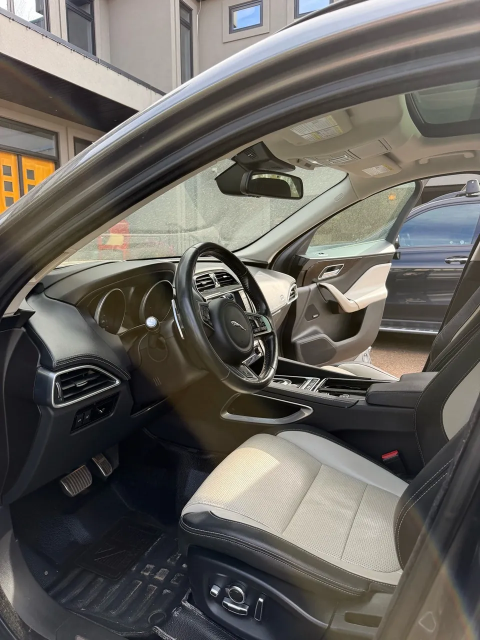 Jaguar F-Pace 2018 photo 2