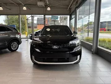 Ford Explorer 2024 photo 2