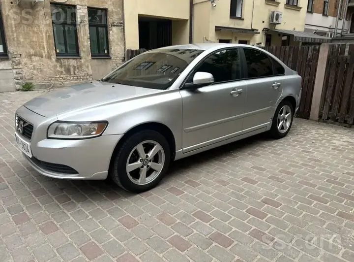 Volvo S40 2012 photo 4