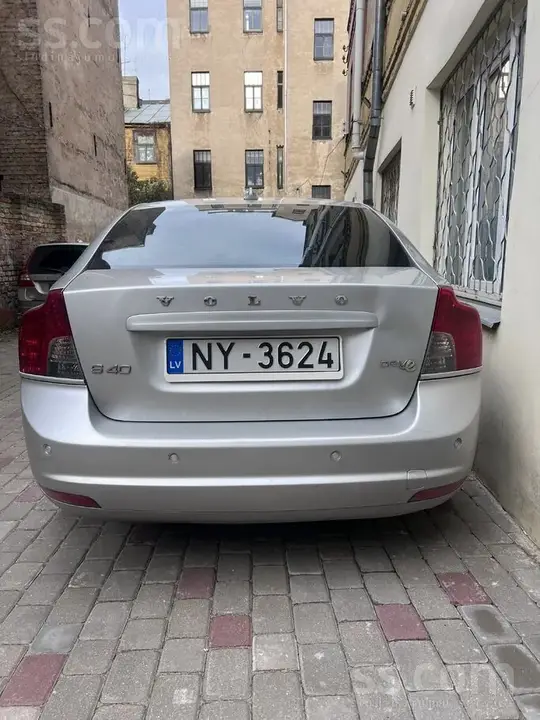 Volvo S40 2012 photo 2