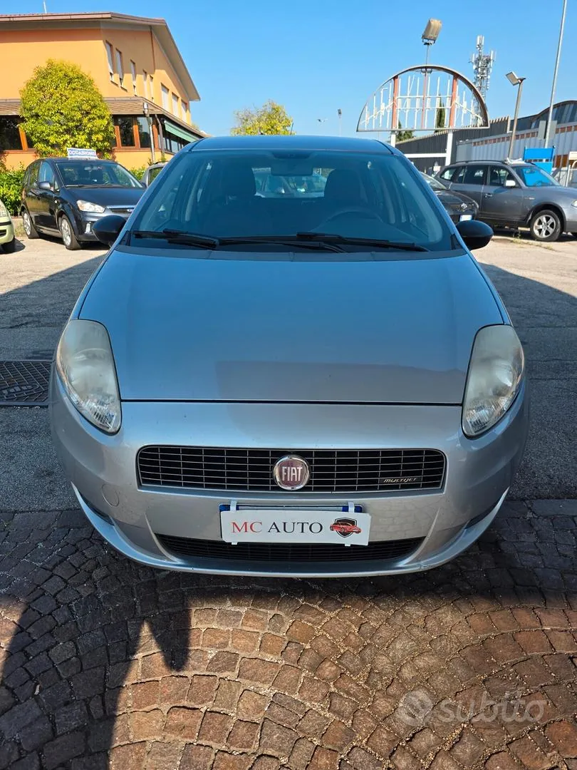 Fiat Grande Punto 2008 photo 2