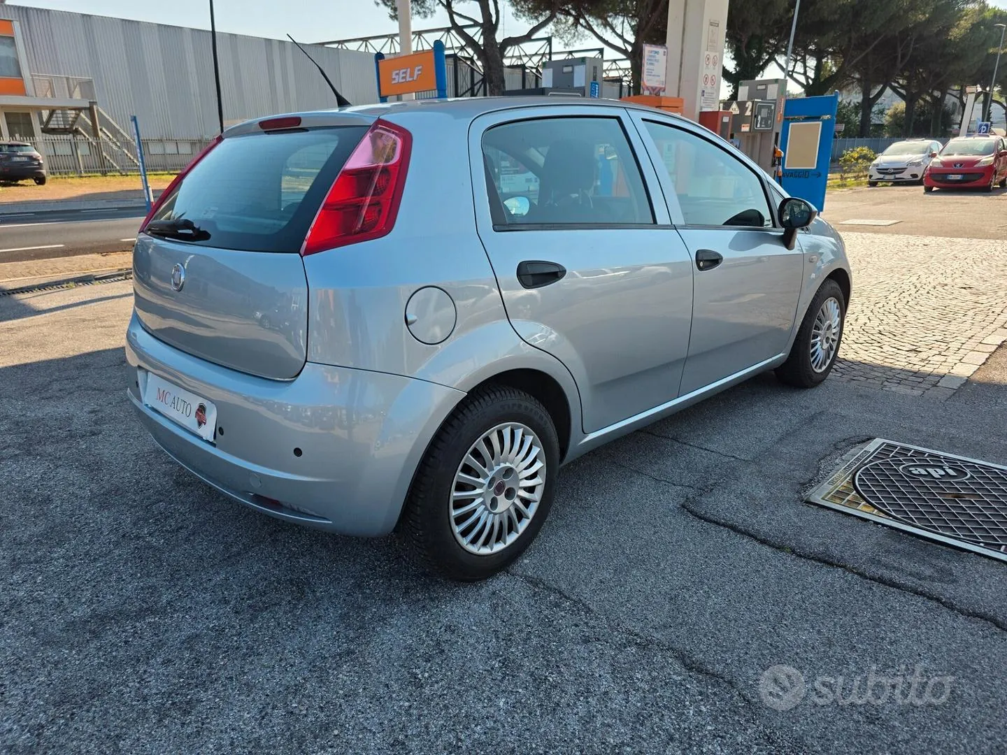 Fiat Grande Punto 2008 photo 4