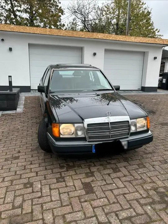 Mercedes-Benz W124