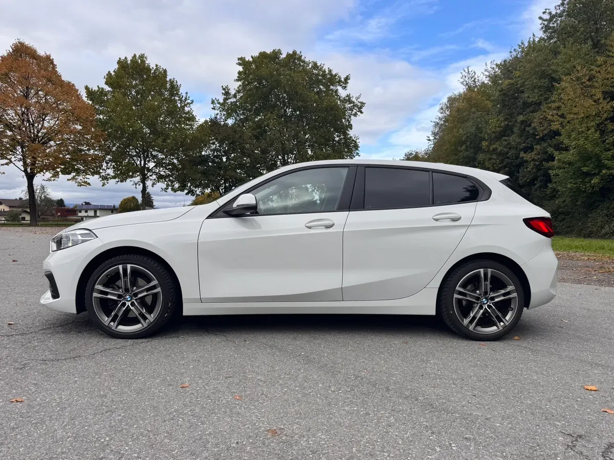 BMW 1 Series 2021 photo 2