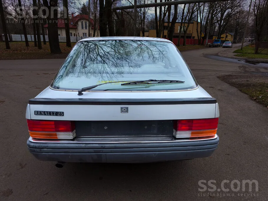 Renault 25 1986 photo 4