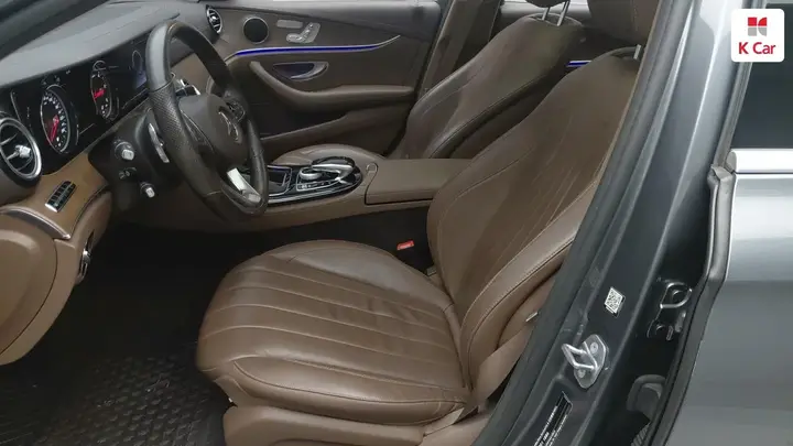 Mercedes-Benz E-Class 2017 photo 5