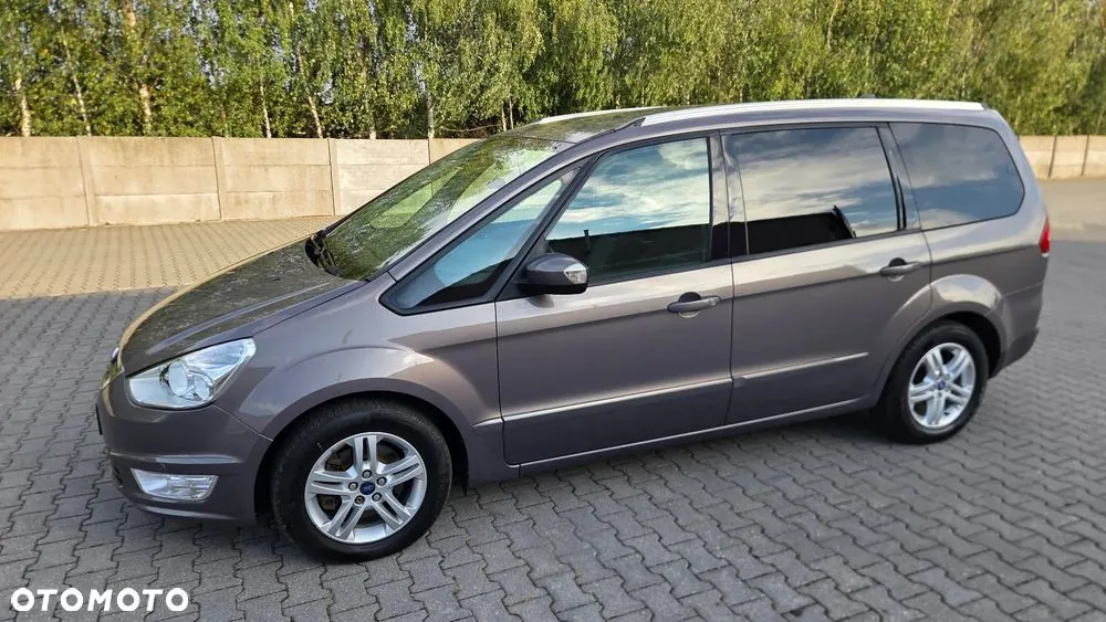Ford Galaxy 2012 photo 4