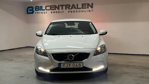 Volvo V40 2017 photo 2
