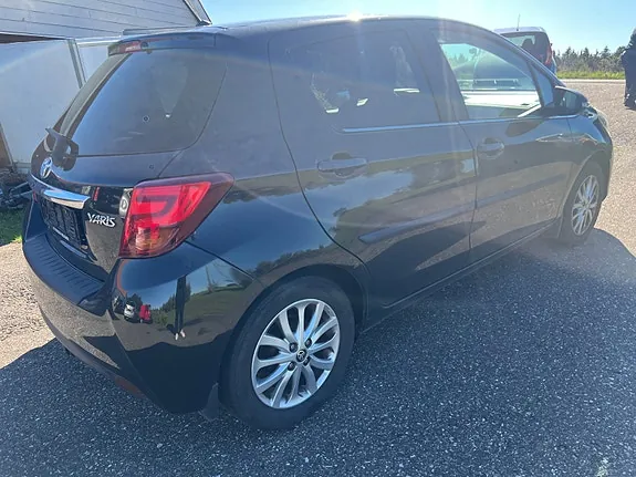 Toyota Yaris 2015 photo 3