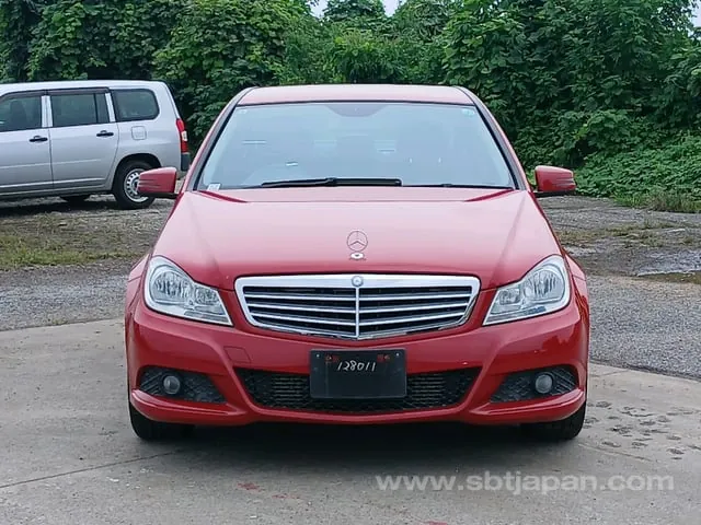 Mercedes-Benz C-Class 2011 photo 2