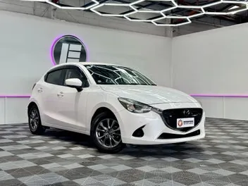 Mazda Demio 2018 photo 2