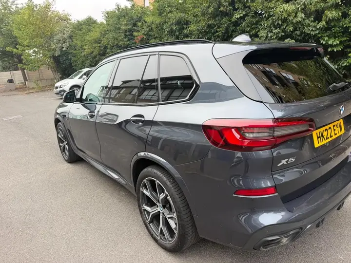 BMW X5 2022 photo 2