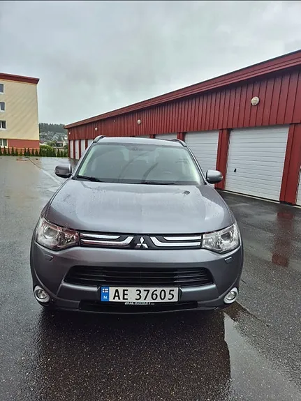 Mitsubishi Outlander 2013 photo 2
