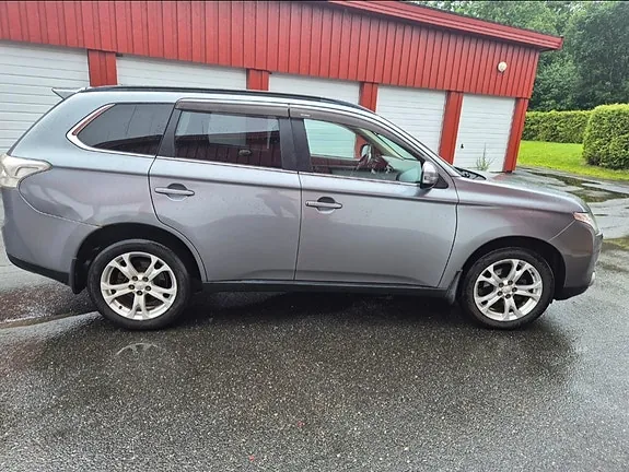 Mitsubishi Outlander 2013 photo 3