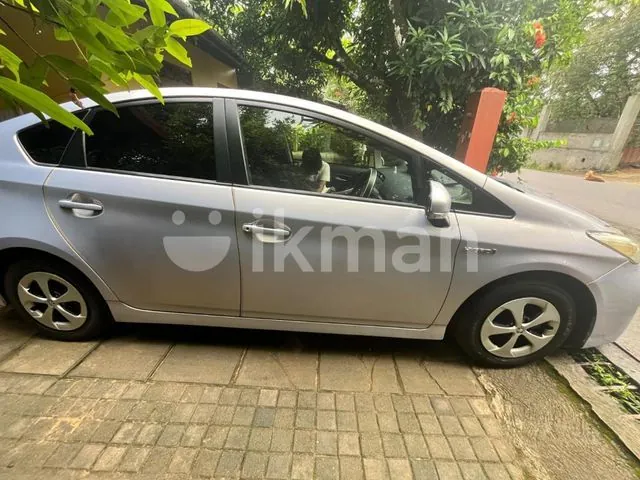 Toyota Prius 2013 photo 2