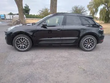 Porsche Macan 2021 photo 2