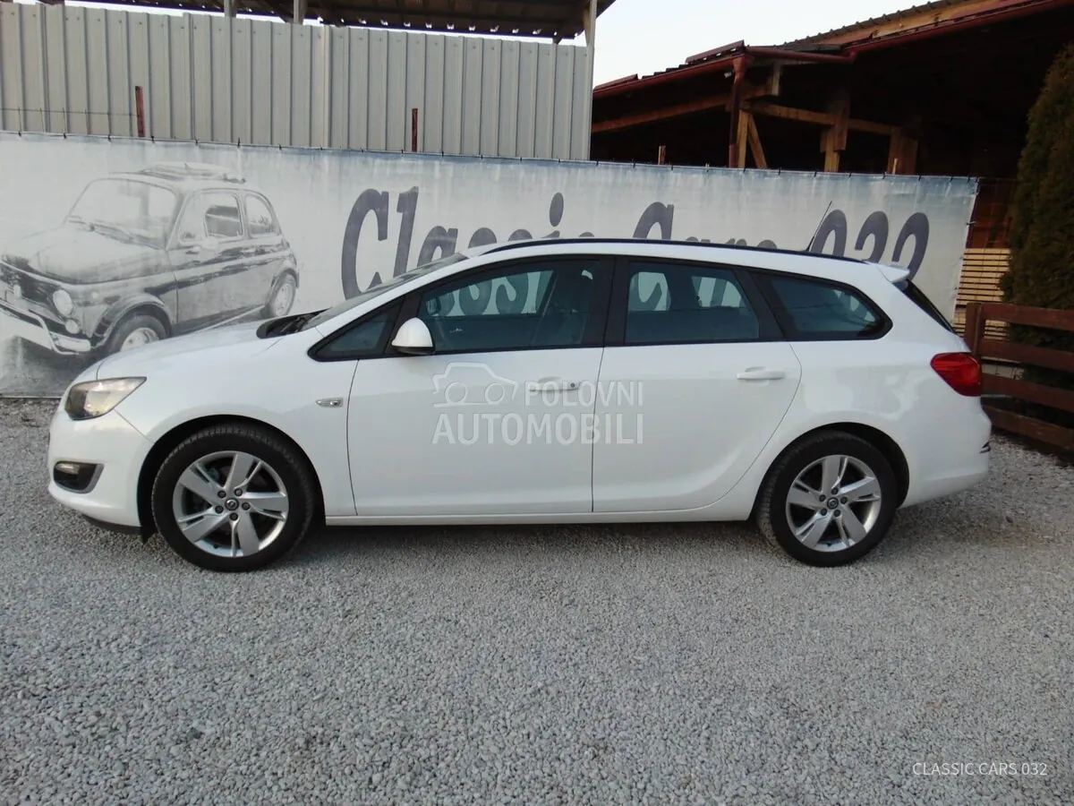 Opel Astra J 2013 photo 3