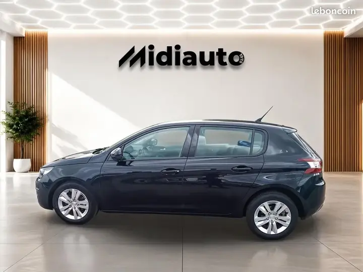 Peugeot 308 2017 photo 2